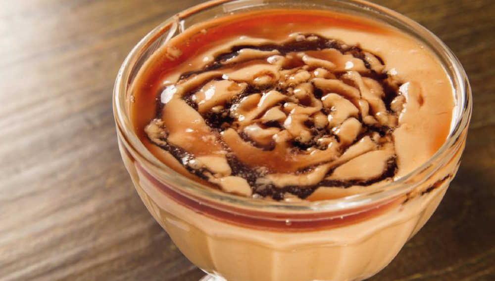 Sobremesa leve e refrescante: creme de papaia com cassis